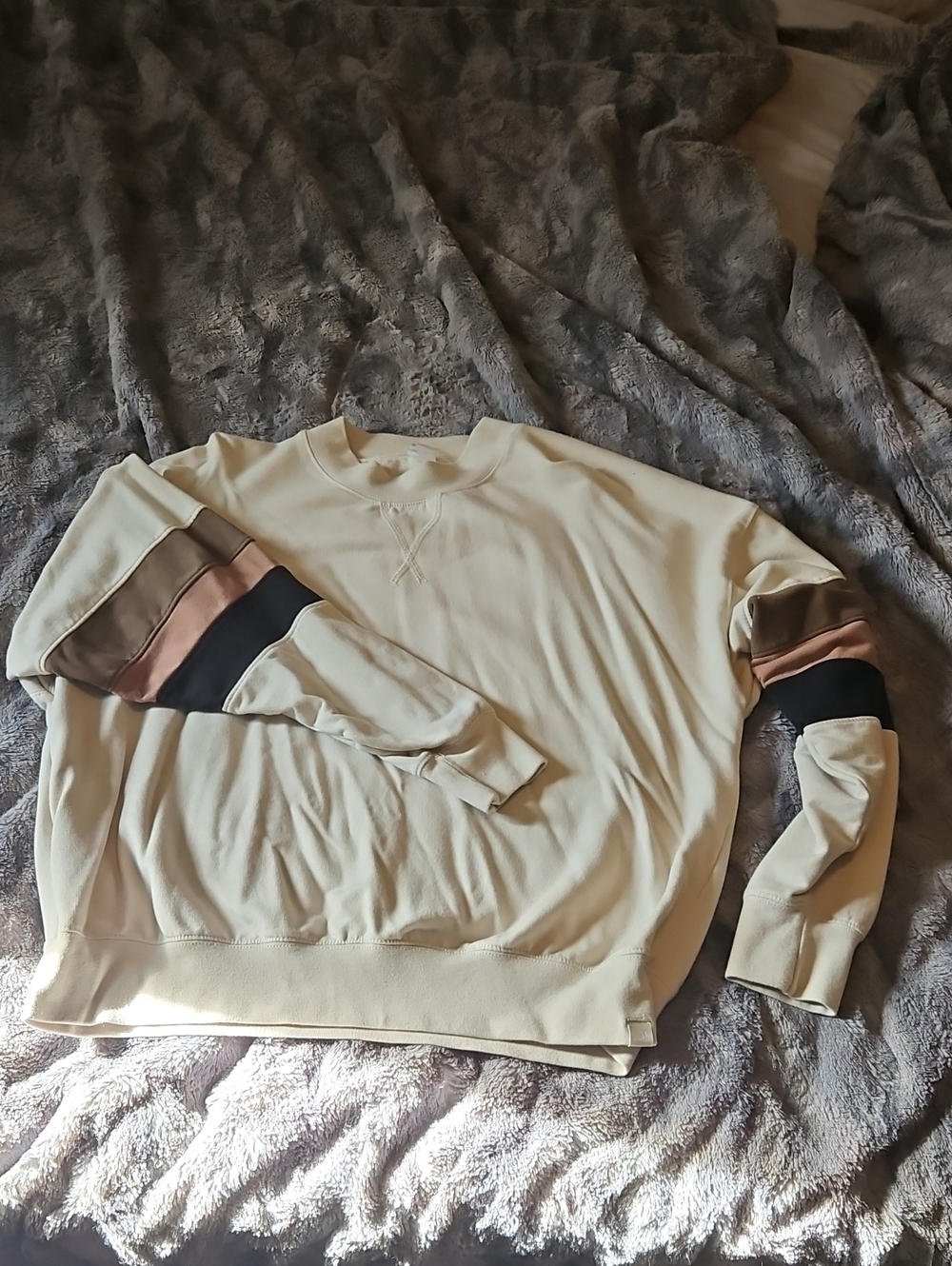Glyder Cream Crewneck Sweatshirt with Color-Block Sleeves
